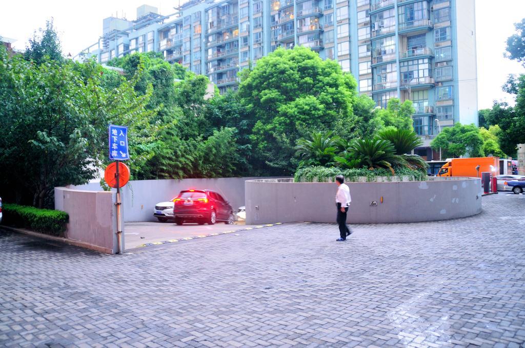 i Shangju Service Apartment Shanghai Bagian luar foto